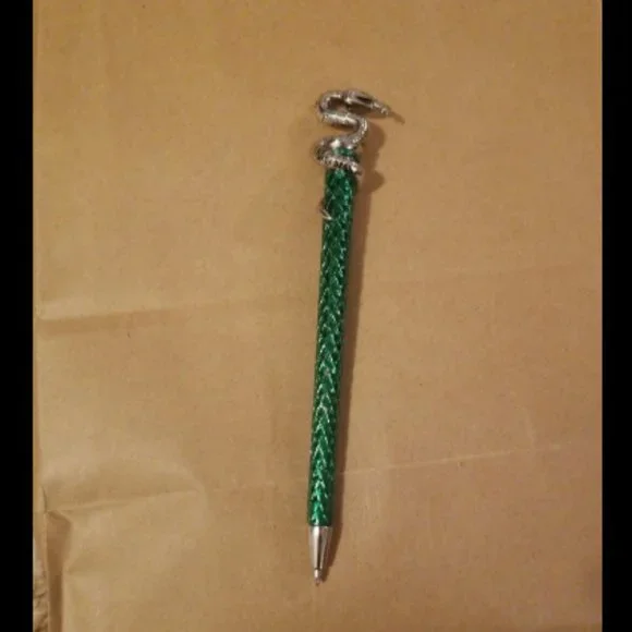 Slytherin Pen - Picture 1 of 1